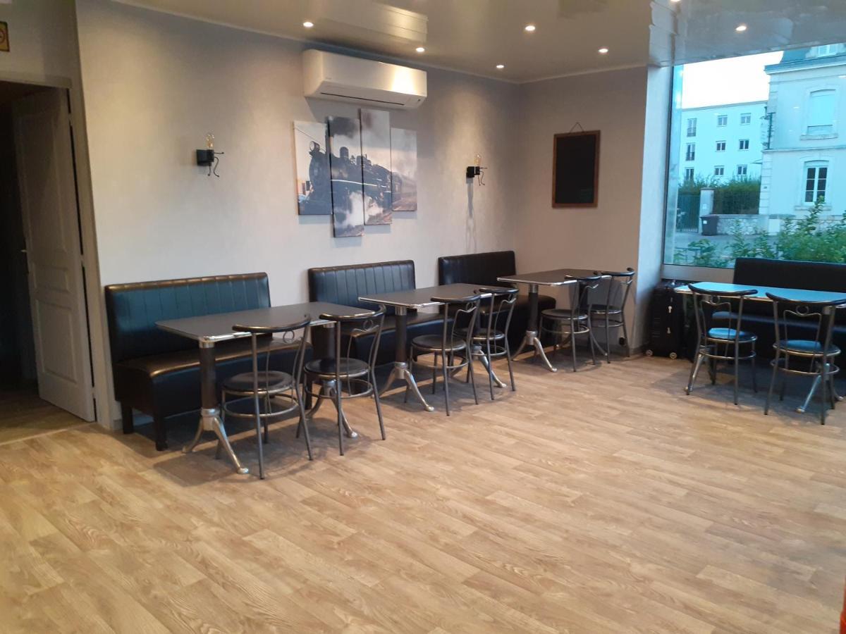 אוקזר Hotel Des 2 Gares מראה חיצוני תמונה
