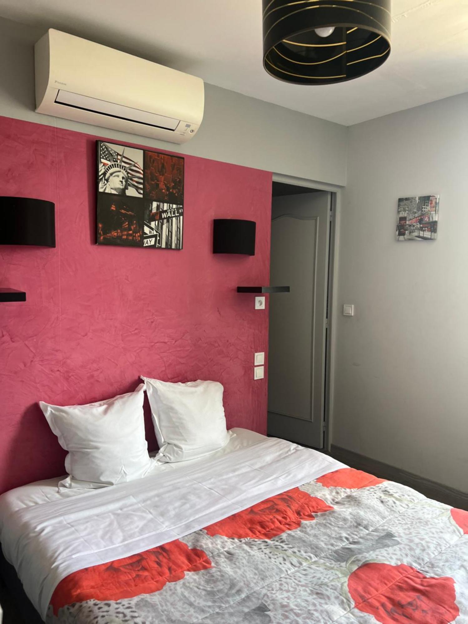 אוקזר Hotel Des 2 Gares מראה חיצוני תמונה