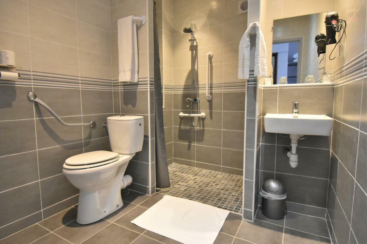אוקזר Hotel Des 2 Gares מראה חיצוני תמונה