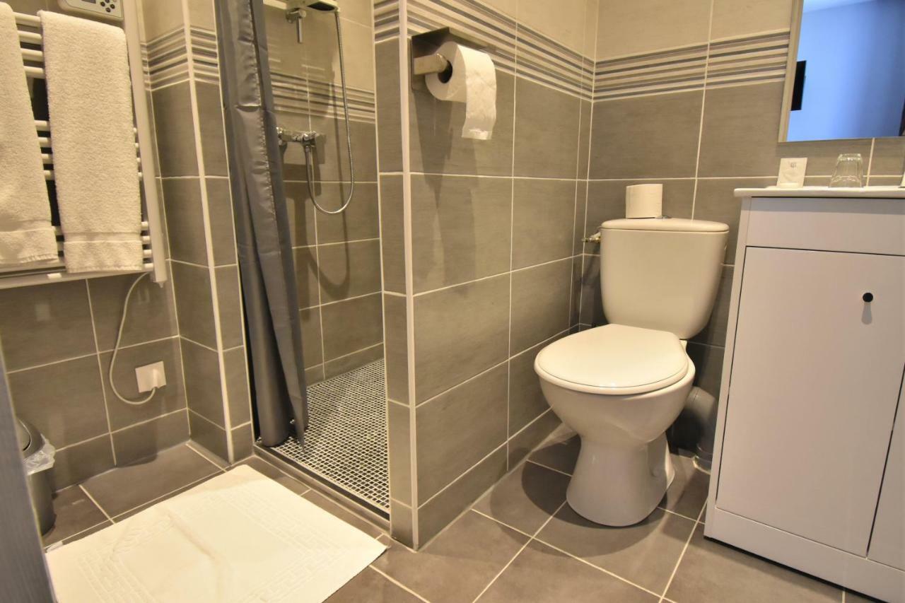 אוקזר Hotel Des 2 Gares מראה חיצוני תמונה