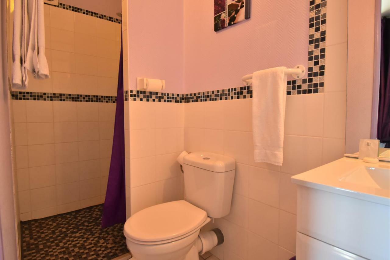 אוקזר Hotel Des 2 Gares מראה חיצוני תמונה