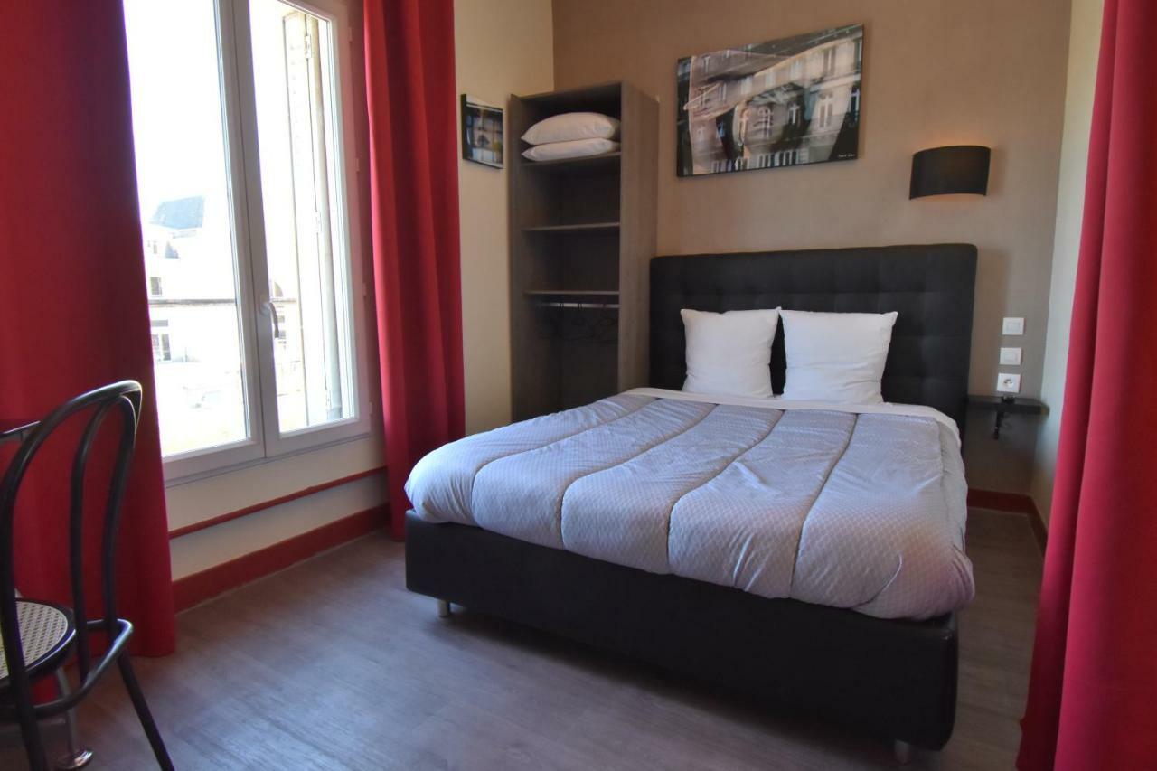 אוקזר Hotel Des 2 Gares מראה חיצוני תמונה